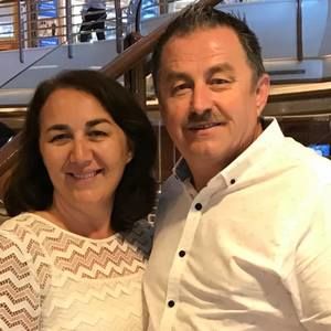 Meet your Posher, Elisabeta john